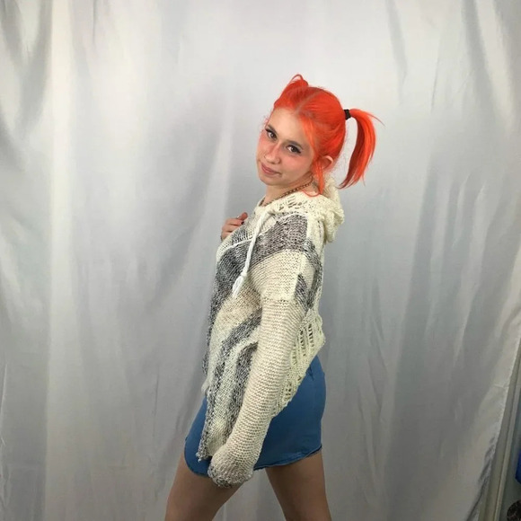 Love & Liberty Cream & Blue Knit Hooded Sweater size Medium - Picture 2 of 10